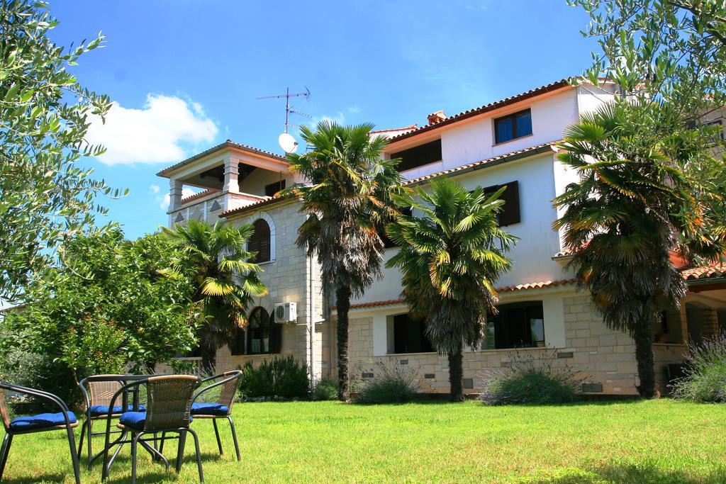 Korsa Apartment Sveti Lovreč Pazenatički Buitenkant foto