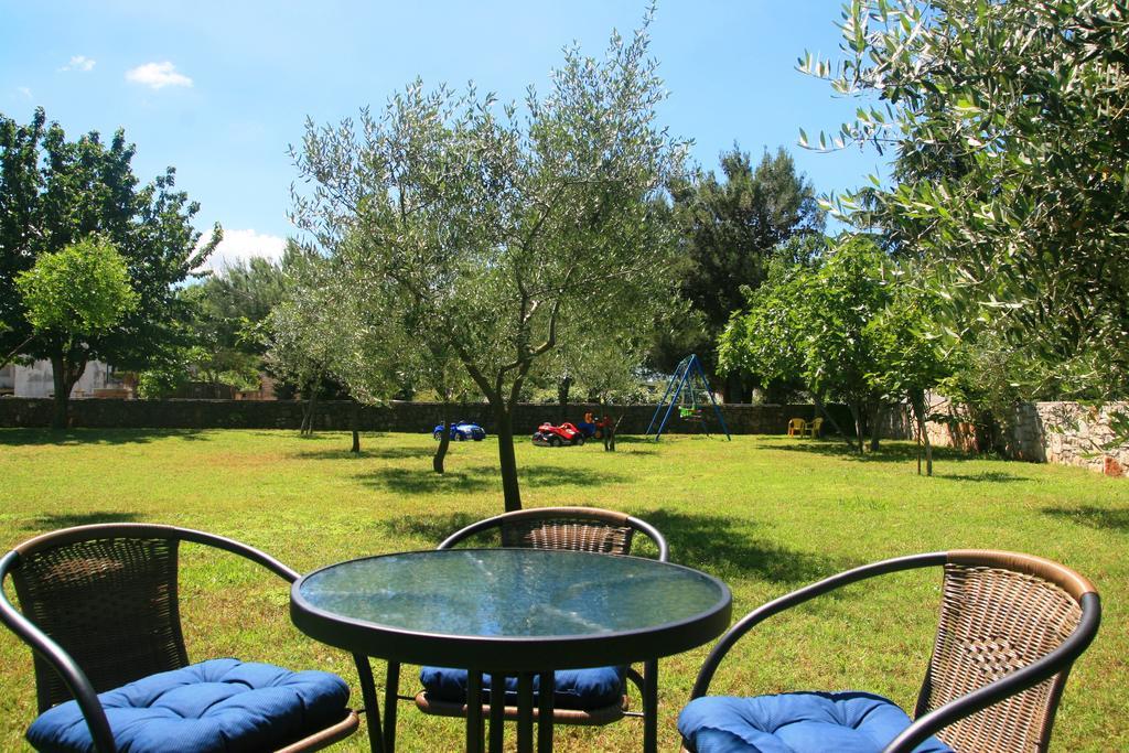 Korsa Apartment Sveti Lovreč Pazenatički Buitenkant foto
