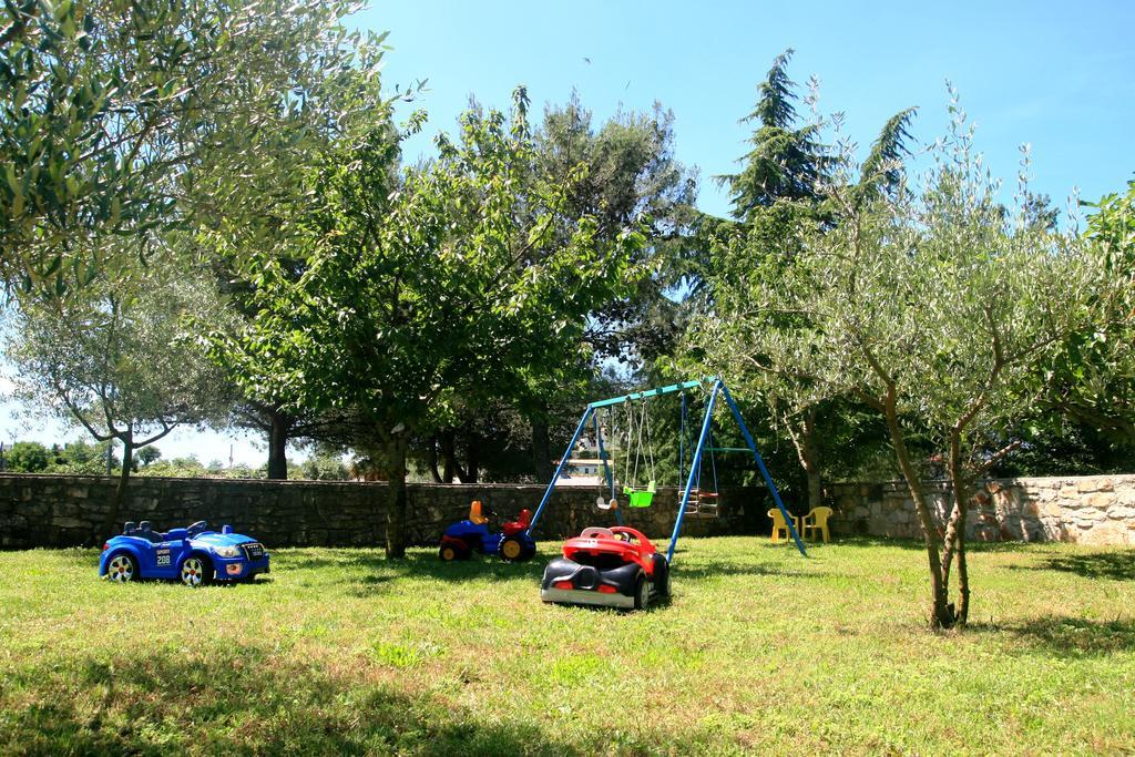 Korsa Apartment Sveti Lovreč Pazenatički Buitenkant foto
