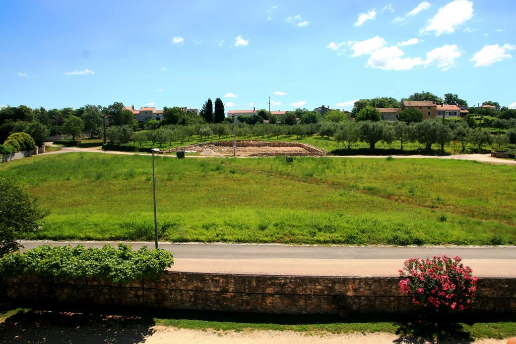 Korsa Apartment Sveti Lovreč Pazenatički Buitenkant foto