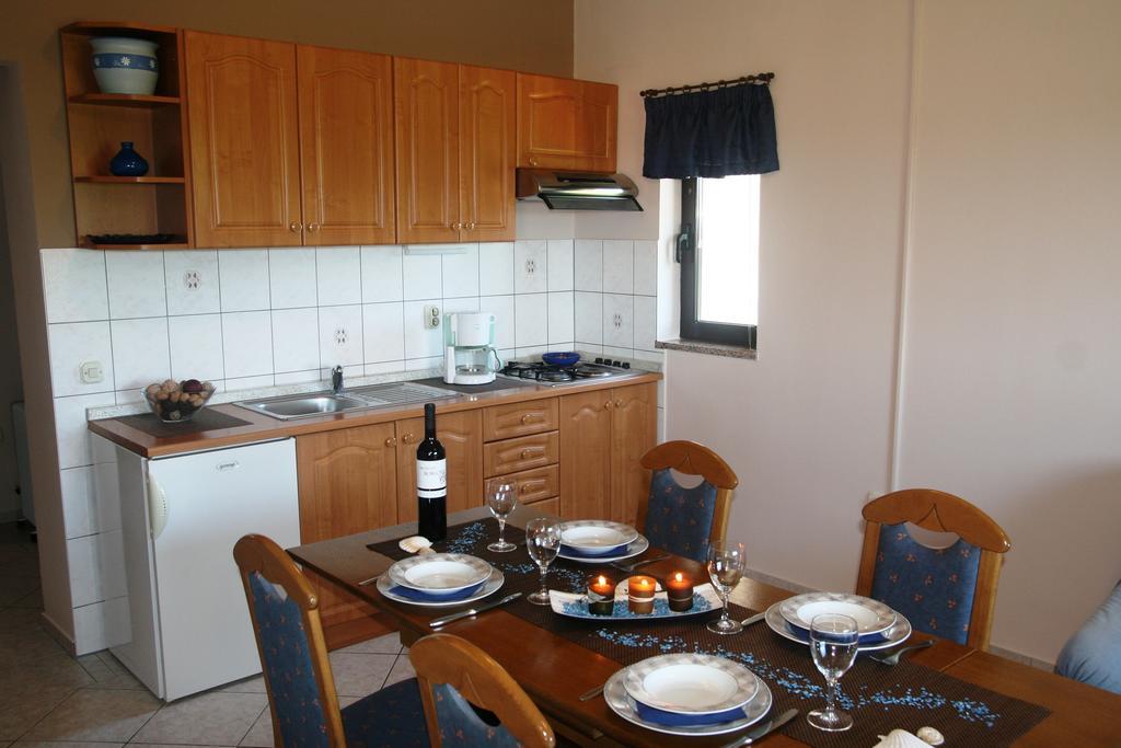 Korsa Apartment Sveti Lovreč Pazenatički Buitenkant foto