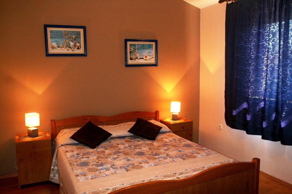 Korsa Apartment Sveti Lovreč Pazenatički Buitenkant foto